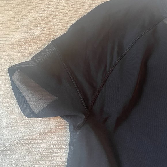 New with Tags Lululemon Athletica Size 8 Black Sheer T-Shirt - Picture 5 of 6